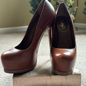 Yves Saint Laurent Tribute platform pump.